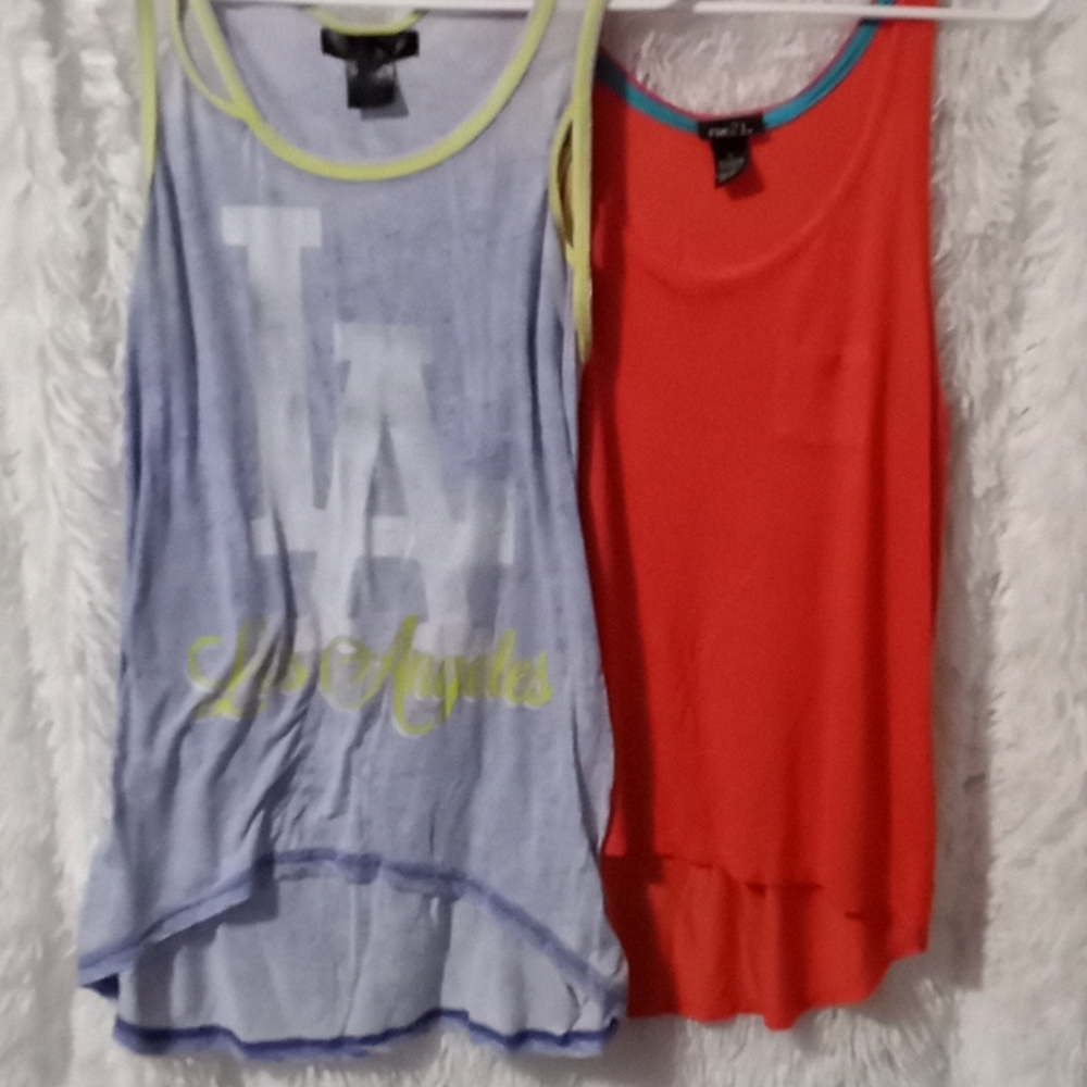 2 Tank Tops